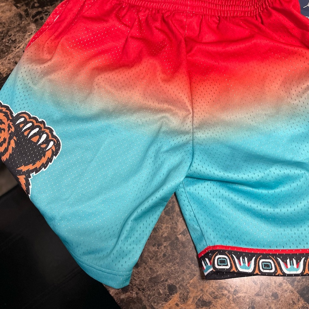 Memphis grizzlies Mitchell & Ness Shorts